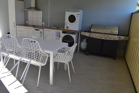 Riviana Motel - Tourism Caloundra 2