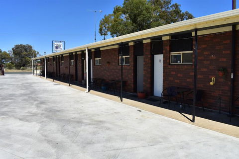 Riviana Motel - Tourism Caloundra 1