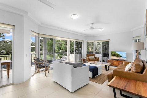 Riviera Noosa Resort - Tourism Caloundra 0