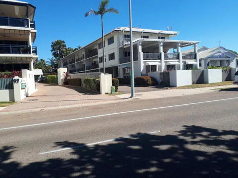 Residential Two-bedroom Unit On The Strand, Self-check In, Wi-fi - Tourism Caloundra 3