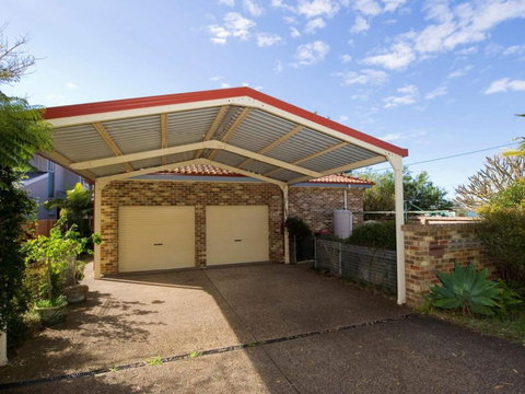 Salamander Beach Front - Tourism Caloundra 2