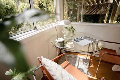 Romantic Garden Cottage With Home Cinema - Tourism Caloundra 0