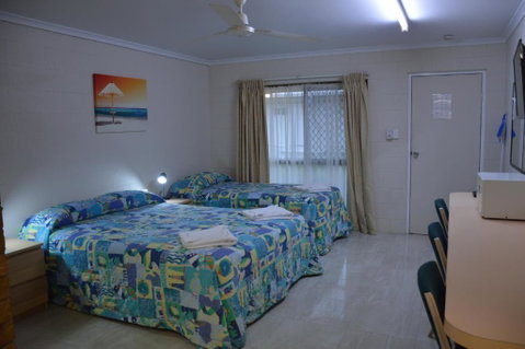 Rover Motel - Tourism Caloundra 3