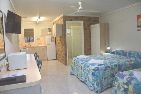 Rover Motel - Tourism Caloundra 2