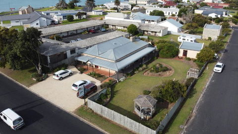 Robe House Heritage Accommodation - Tourism Caloundra 3