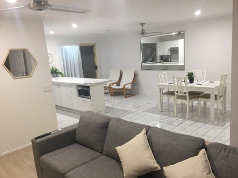 Robin Joy - Tourism Caloundra 2