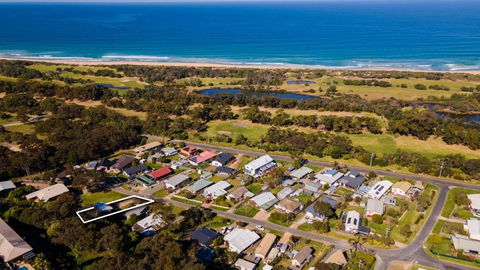 Robin Wood - Tourism Caloundra 0