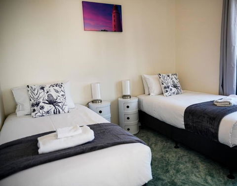 Rockpool Cottage - Tourism Caloundra 1