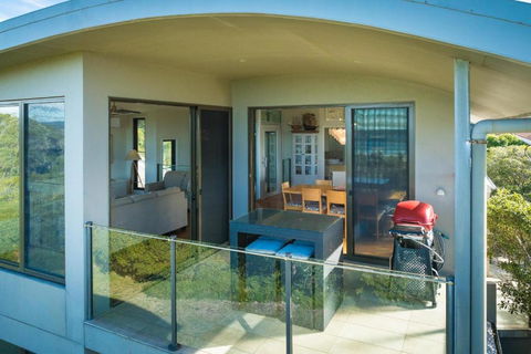 Rolling Waves 3 - Beach Access & Pet Friendly! - Tourism Caloundra 2