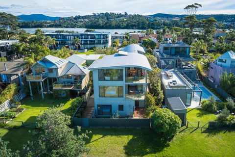 Rolling Waves 3 - Beach Access & Pet Friendly! - Tourism Caloundra 1