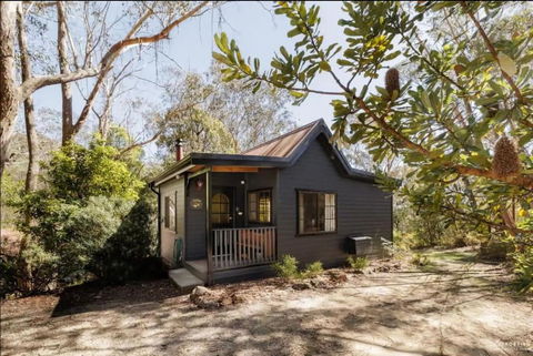 Romantic Tricklebeck Spa Cottage - Tourism Caloundra 0