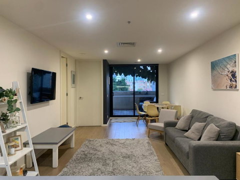 Rooftop Infinity Pool - St Kilda Luxury - Tourism Caloundra 2