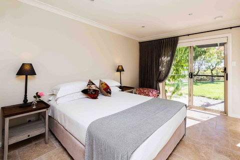 Rosby Guesthouse And Studio - Tourism Caloundra 3