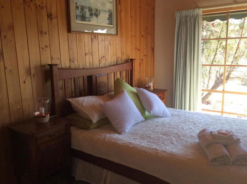 Rose Cottage - Tourism Caloundra 2