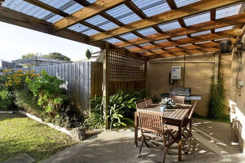 Rose Cottage - Tourism Caloundra 0