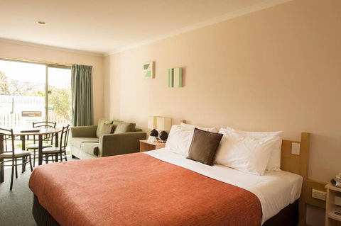 Rose Garden Motel - Tourism Caloundra 0