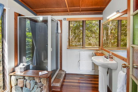 Rosebrook Cottages - Tourism Caloundra 2