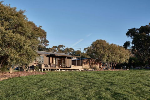 Ross Farm - Cabin - Tourism Caloundra 1