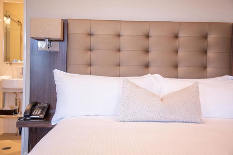 Royal Hotel Randwick - Tourism Caloundra 2