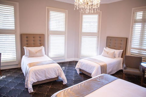 Royal Hotel Randwick - Tourism Caloundra 1