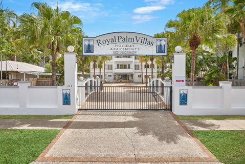 Royal Palm Villas - Tourism Caloundra 2