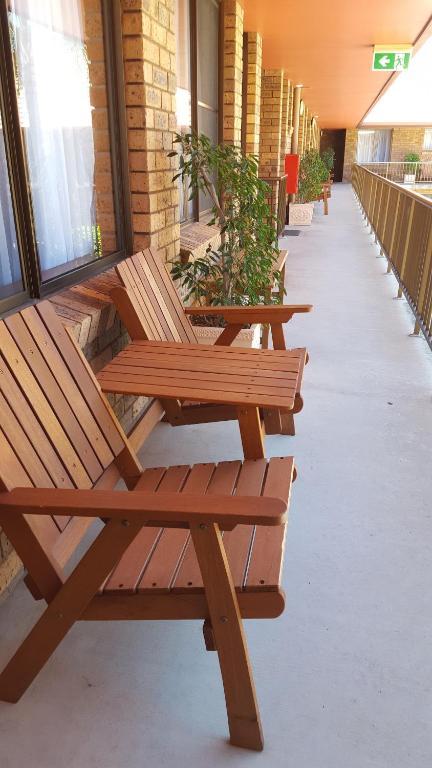 Royal Palms Motor Inn - Tourism Caloundra 3