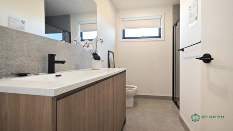 Royalty Living Unit 3 - Tourism Caloundra 3