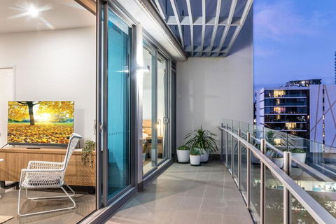 Russell St. Retreat Near Brisbane Convention Centre - Tourism Caloundra 2