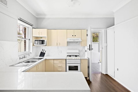 Rustic Single Room - Centrally Located At Narwee - Shared Bathroom - Tourism Caloundra 2