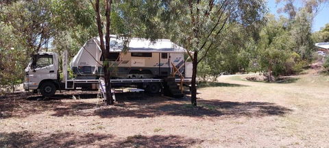 RV Caravan In Rural Setting On Edge Of Town Close To AgQuip - Tourism Caloundra 0