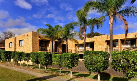 Ryde Inn - Tourism Caloundra 1