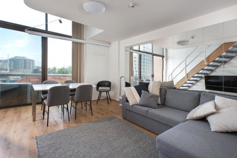 S203S - The Loft By Darling Harbour - Tourism Caloundra 0