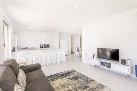 Safari Family Stay - EXECUTIVE ESCAPES - Tourism Caloundra 0