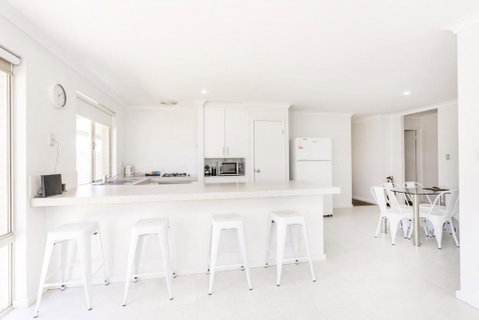 Safari Family Stay - EXECUTIVE ESCAPES - Tourism Caloundra 2
