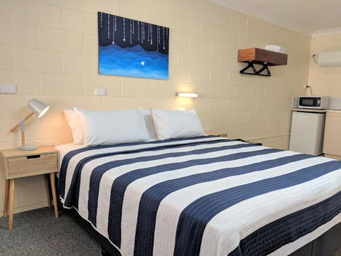 Sail Inn Motel - Tourism Caloundra 3