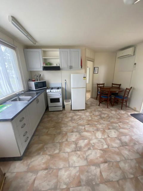 Sale Caravan Park - Tourism Caloundra 0