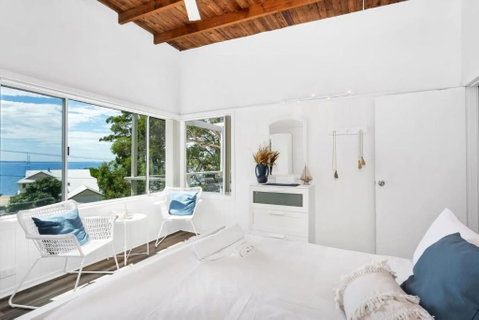 Sally Beach House With Ocean Views - Tourism Caloundra 1