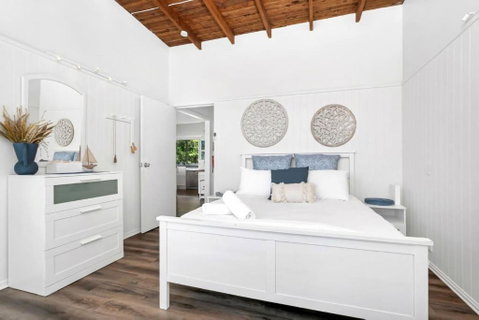 Sally Beach House With Ocean Views - Tourism Caloundra 2