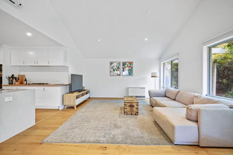 Salt Air Hideaway With Lush Backyard - Tourism Caloundra 3