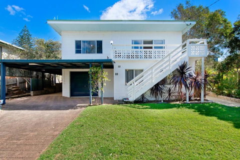 Salt Breeze - Tourism Caloundra 0