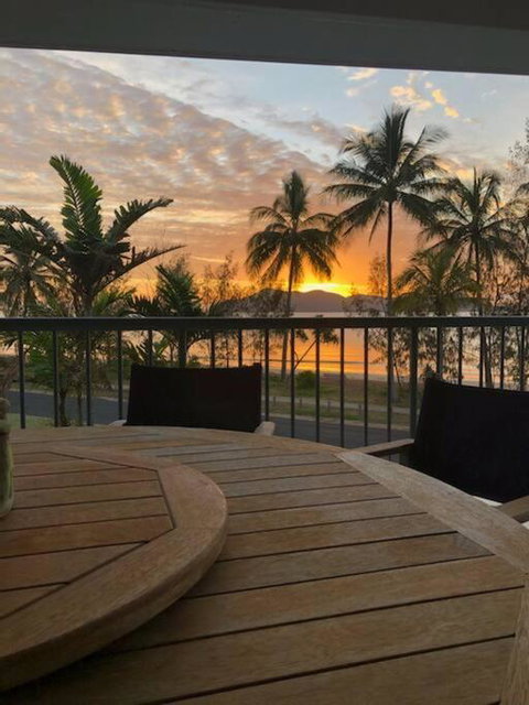 Salt On South - Beachfront Bliss - Tourism Caloundra 2