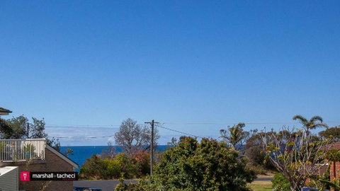 Salt Water Villa Bermagui Four Bedroom Central Location With Wifi - Tourism Caloundra 1