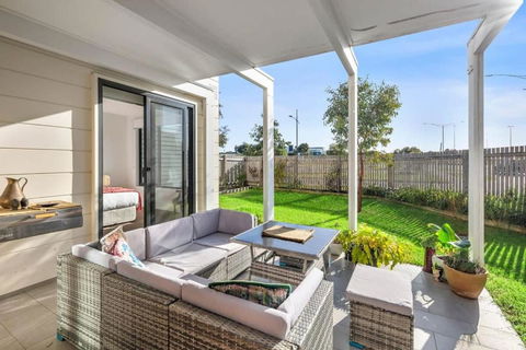 Saltbush By The Park - Tourism Caloundra 2