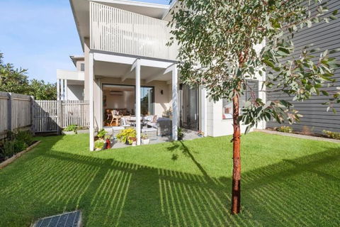 Saltbush By The Park - Tourism Caloundra 1