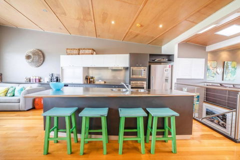 Saltwater 5 - Sleeps 8 - Close To Main Beach - Tourism Caloundra 1