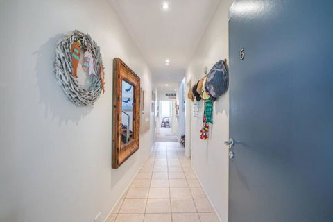Saltwater 5 - Sleeps 8 - Close To Main Beach - Tourism Caloundra 3