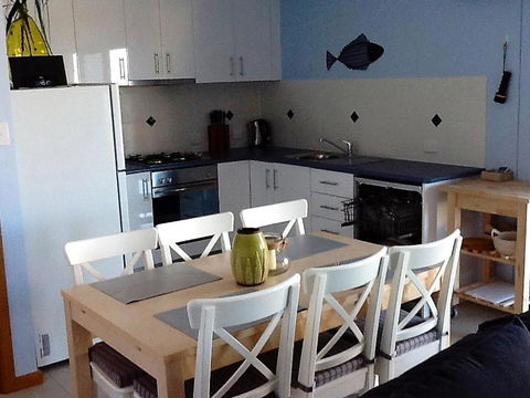 Salty Air Apartments Kingscote Kangaroo Island - Tourism Caloundra 1