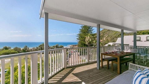 Salty Air Beachside Cottage At Killcare - Tourism Caloundra 2