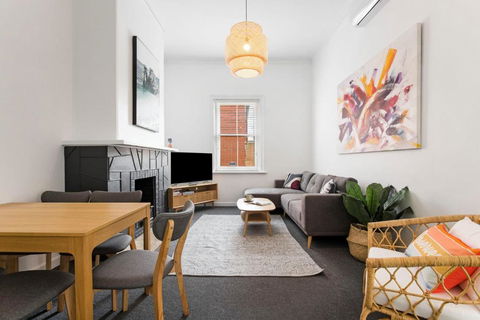 Salty Pines - 3BR House Glenelg South - Tourism Caloundra 0