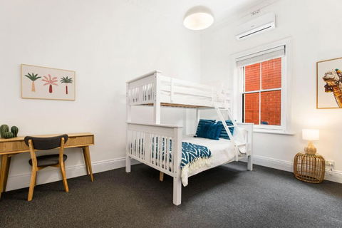 Salty Pines - 3BR House Glenelg South - Tourism Caloundra 3